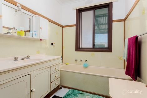 Property photo of 5 Balmoral Crescent Drouin VIC 3818
