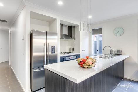 Property photo of 18 Sunningdale Drive Hillside VIC 3037