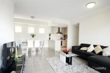 27/61 The Parkway, Ellenbrook, WA 6069