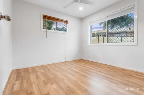 Property photo of 1 Dumbarton Drive Kallangur QLD 4503