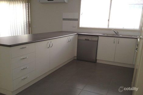 Property photo of 28 Brolin Terrace Cranbourne North VIC 3977