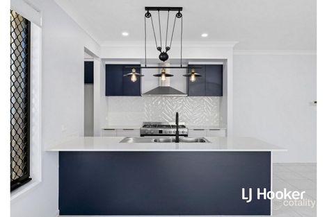 Property photo of 5 Viewpoint Street Pallara QLD 4110