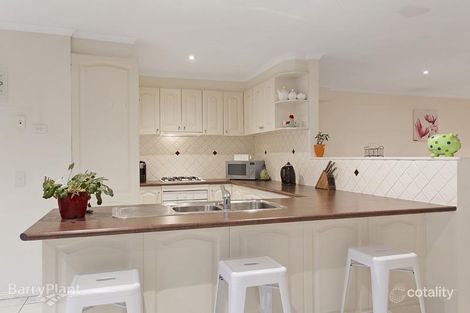 Property photo of 12 Provence Place Narre Warren South VIC 3805