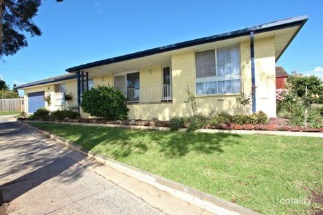 6 Cranbourne Dr, Cranbourne, VIC 3977