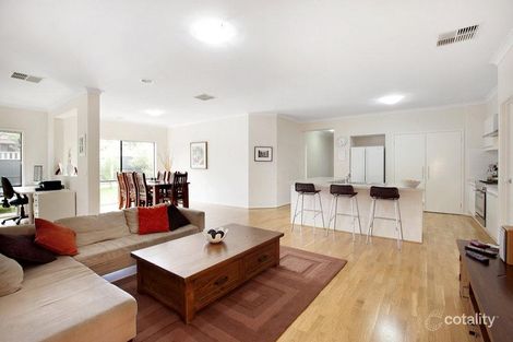 Property photo of 13 Macquarie Circuit Pakenham VIC 3810