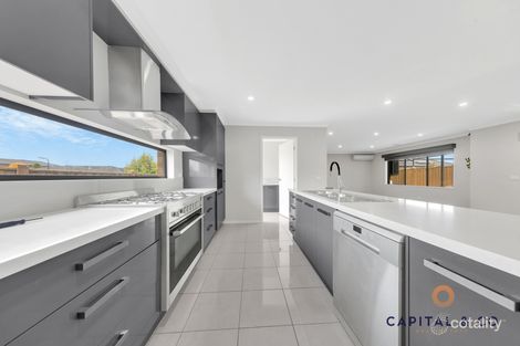 Property photo of 1 Blainville Entrance Mickleham VIC 3064