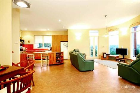 Property photo of 9 Savernake Court Doncaster East VIC 3109