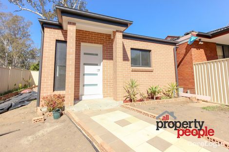 Property photo of 25 Hibiscus Crescent Macquarie Fields NSW 2564