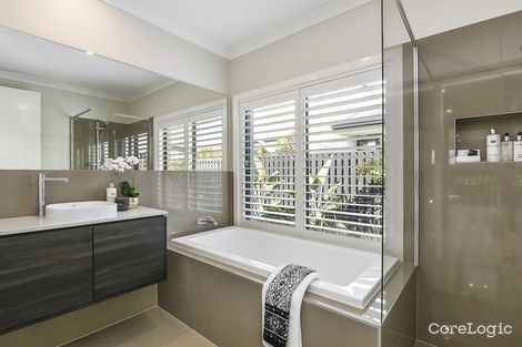 Property photo of 14 Clover Way Helensvale QLD 4212