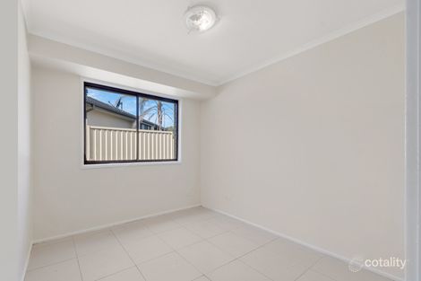 Property photo of 4 Miranda Place Rosemeadow NSW 2560