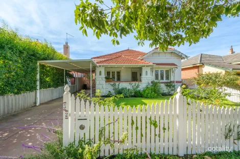 Property photo of 32 Federation Street Mount Hawthorn WA 6016
