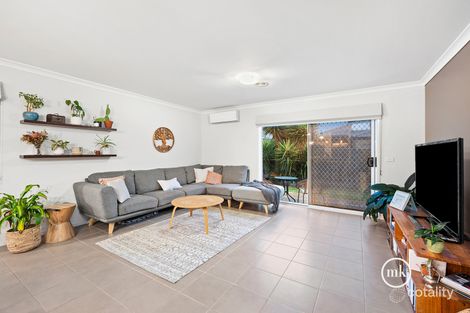 Property photo of 8 Morton Close Doreen VIC 3754