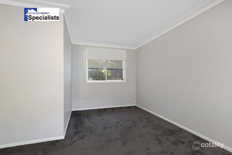 Property photo of 96 Donalbain Circuit Rosemeadow NSW 2560