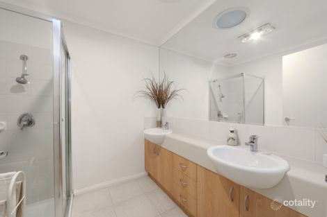 Property photo of 68 Sovereign Manors Crescent Rowville VIC 3178