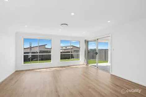 Property photo of 8 Davis Crescent Caerleon NSW 2850