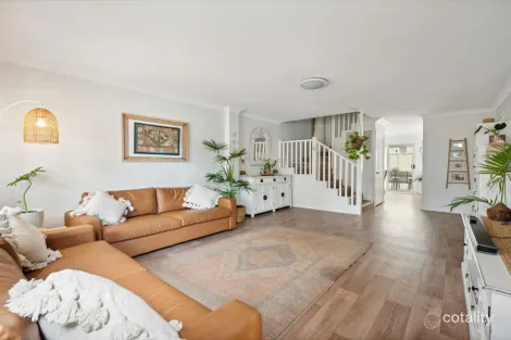 Property photo of 2/23 Ocean Parade Coffs Harbour NSW 2450