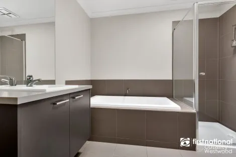 Property photo of 23 Mantello Drive Werribee VIC 3030
