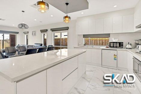 Property photo of 24 Rowena Way Mickleham VIC 3064