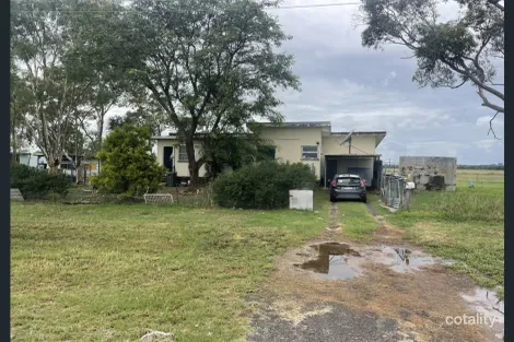 75-77 Callaghan St, Kaimkillenbun, QLD 4406