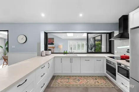 Property photo of 14 Elkhorn Place Alfords Point NSW 2234
