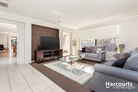 Property photo of 17 Dempster Way Berwick VIC 3806