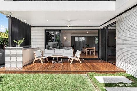 Property photo of 32 Francis Street Mermaid Beach QLD 4218