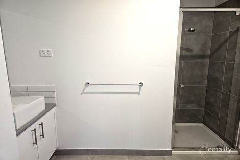 Property photo of 28 Cassius Circuit Cranbourne North VIC 3977