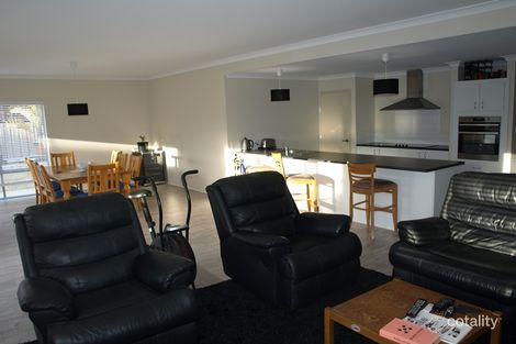 Property photo of 9 Ballard Loop Dunsborough WA 6281