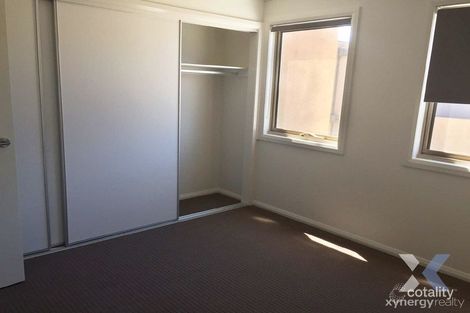 Property photo of 64 Annecy Lane Pakenham VIC 3810