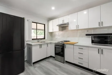 Property photo of 32 Waratah Avenue Casula NSW 2170