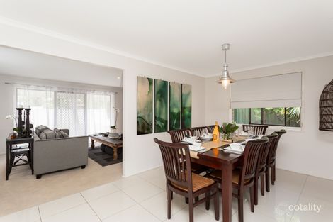 Property photo of 52 Collins Crescent Benowa QLD 4217