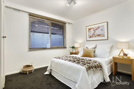 Property photo of 4/28 Hillside Parade Glen Iris VIC 3146