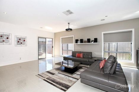 Property photo of 35 Viewside Crescent Craigieburn VIC 3064