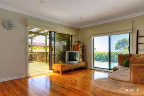 Property photo of 18 Wellington Drive Balgownie NSW 2519