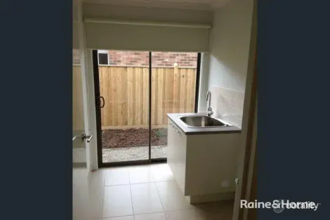 Property photo of 95 Eliburn Drive Cranbourne East VIC 3977