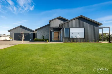 Property photo of 18 Archibald Drive Shelford VIC 3329