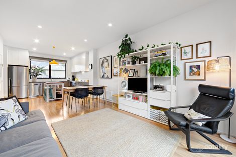 Property photo of 2/92 Cowper Street Footscray VIC 3011