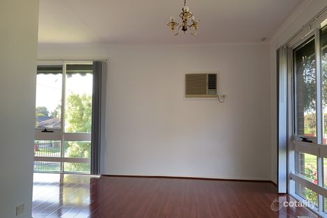 Property photo of 9 Lamont Crescent Cranbourne VIC 3977
