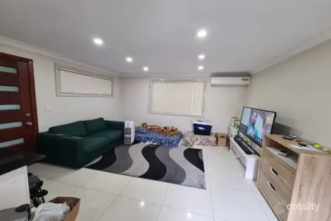 Property photo of 16 Frederick Street Pendle Hill NSW 2145