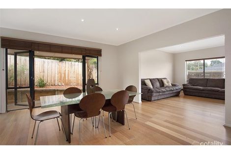 Property photo of 2/8 James Avenue Mitcham VIC 3132