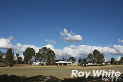 Property photo of 42 Twin Creeks Drive Luddenham NSW 2745