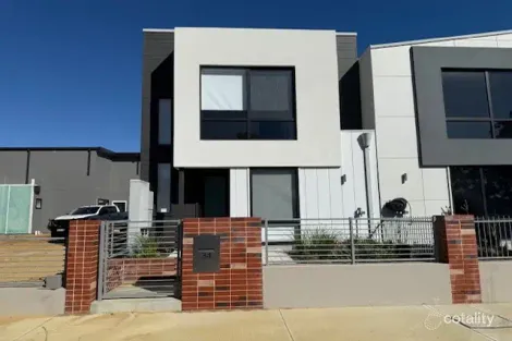 34 Horseshoe Prom, Cockburn Central, WA 6164