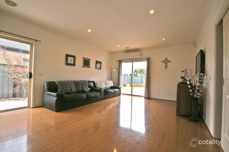 Property photo of 37 Brickwood Circuit Craigieburn VIC 3064