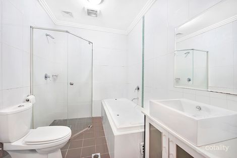 Property photo of 9/11-13 Oaks Avenue Dee Why NSW 2099