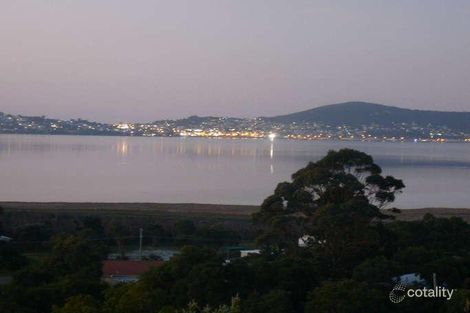 Property photo of 81 Bay View Drive Little Grove WA 6330