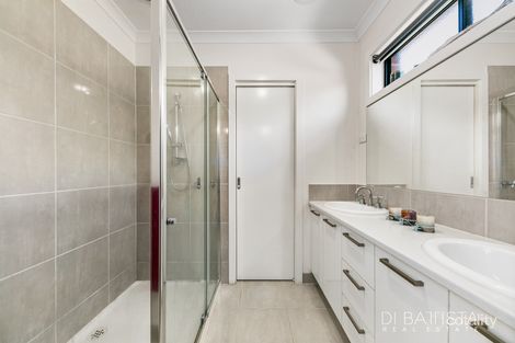 Property photo of 163 Mandalay Circuit Beveridge VIC 3753