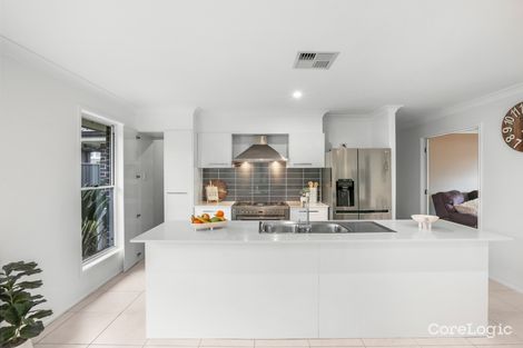Property photo of 21 Peninsula Avenue Haywards Bay NSW 2530