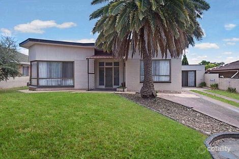 18 Hilltop Ave, Ridgehaven, SA 5097