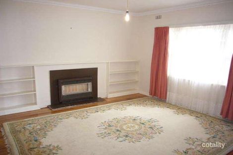 Property photo of 40 Fairlie Avenue Macleod VIC 3085