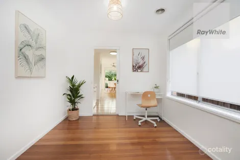 Property photo of 11 Barrington Crescent Gladstone Park VIC 3043